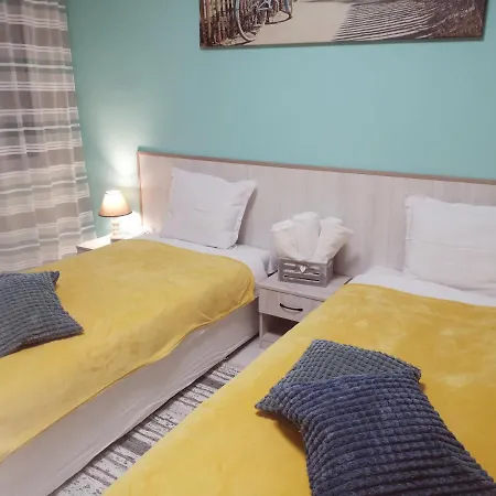 Apartamento Уютен Дом 1 *